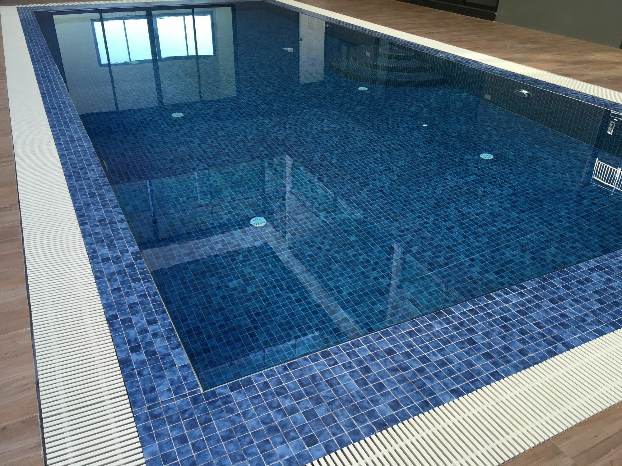 Modernbright Laemchabang Aparthotel Bang Lamung Exterior photo